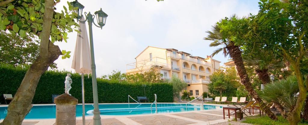 Hotel Sant'Agata SantʼAgata sui Due Golfi Dış mekan fotoğraf